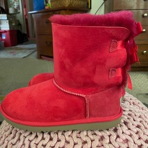 EUC RED UGGS WORN ONCE, Size 7